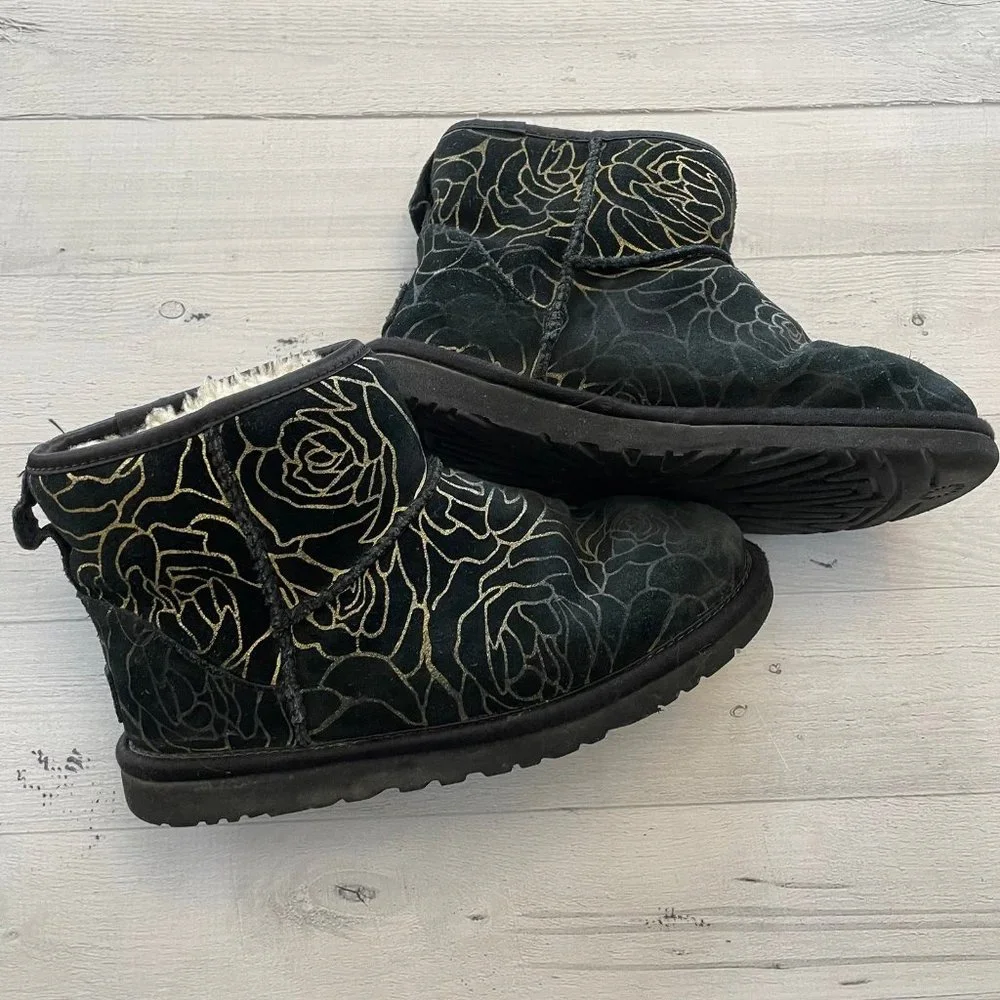 Ugg boots black with gold roses‎ size 5